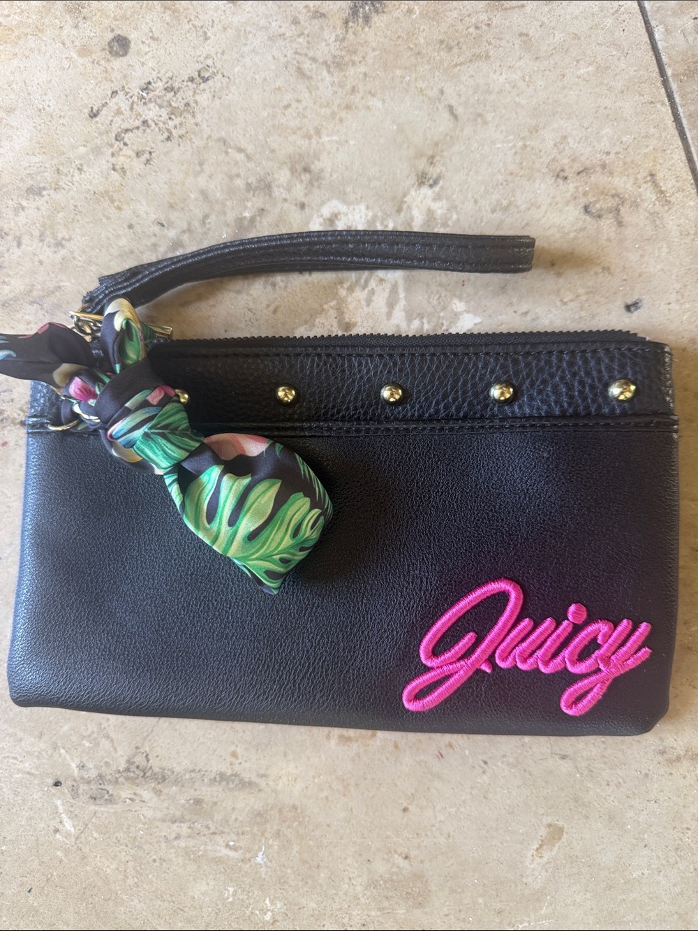 JUICY COUTURE ladies black wristlet perfect condition very clean